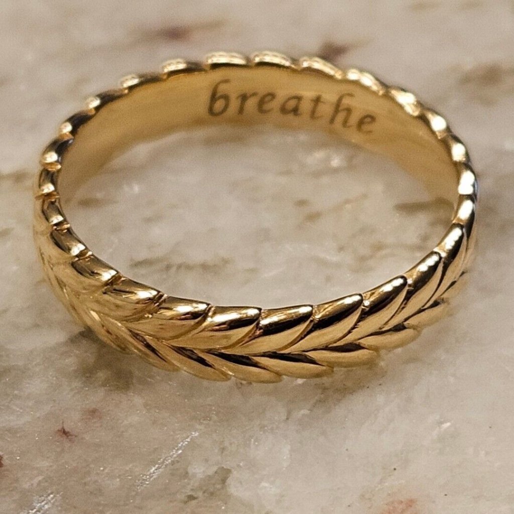 New Monica Rich Kosann Breathe Leaf Poesy Stackable 18k Yellow Gold Ring 3 — image 6 of 8